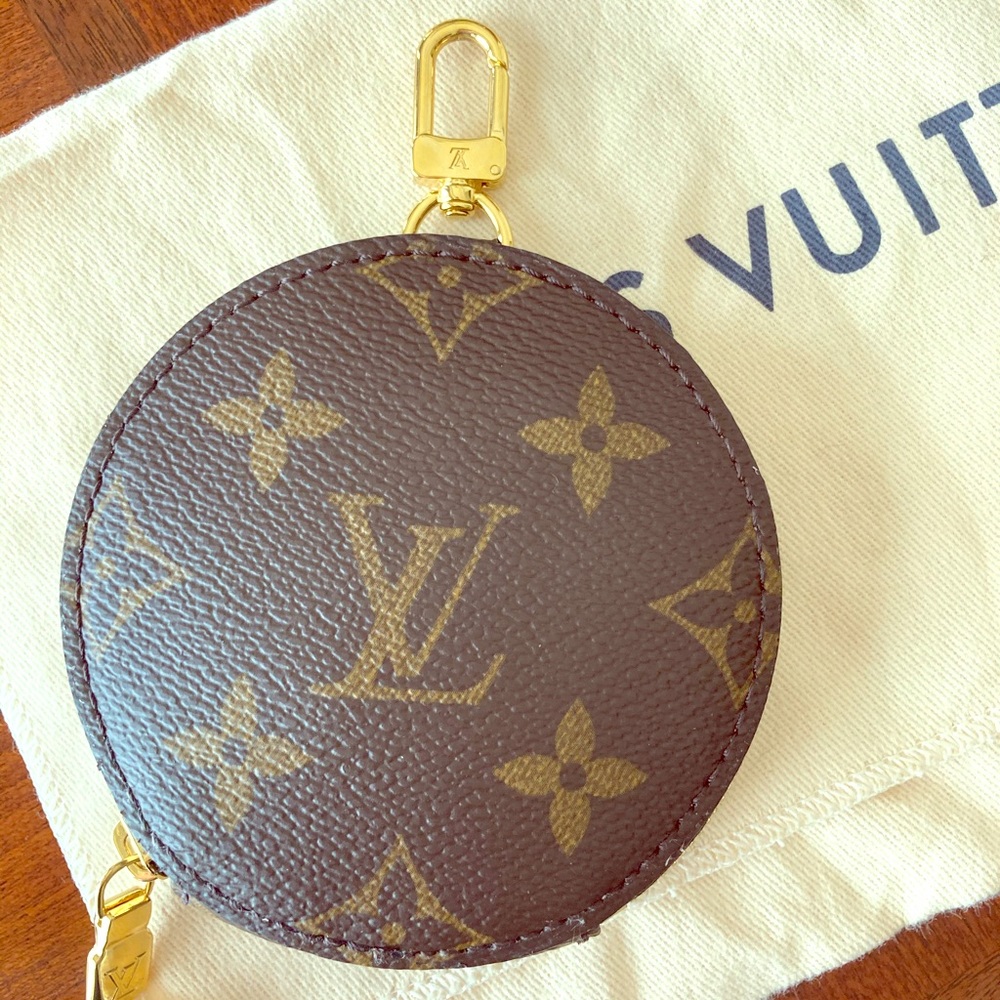 Louis Vuitton Round Coin